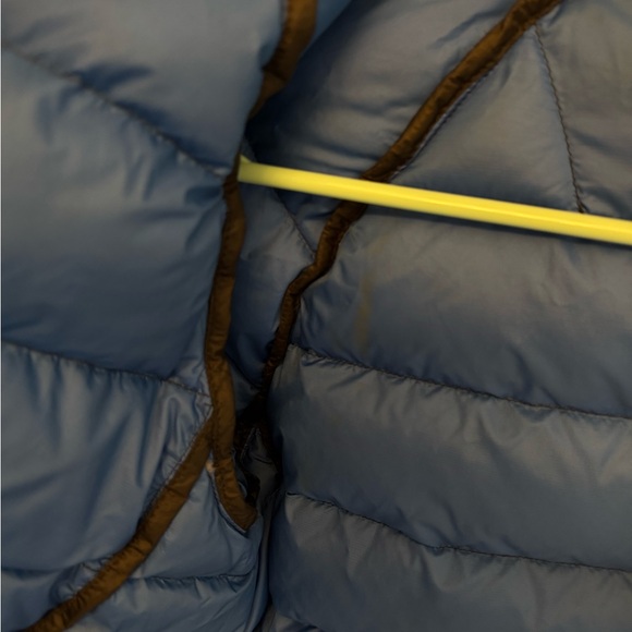 L.L.Bean Kids Ultralight 650 Down Winter Jacket, navy medium 10/12 GUC - Picture 9 of 10